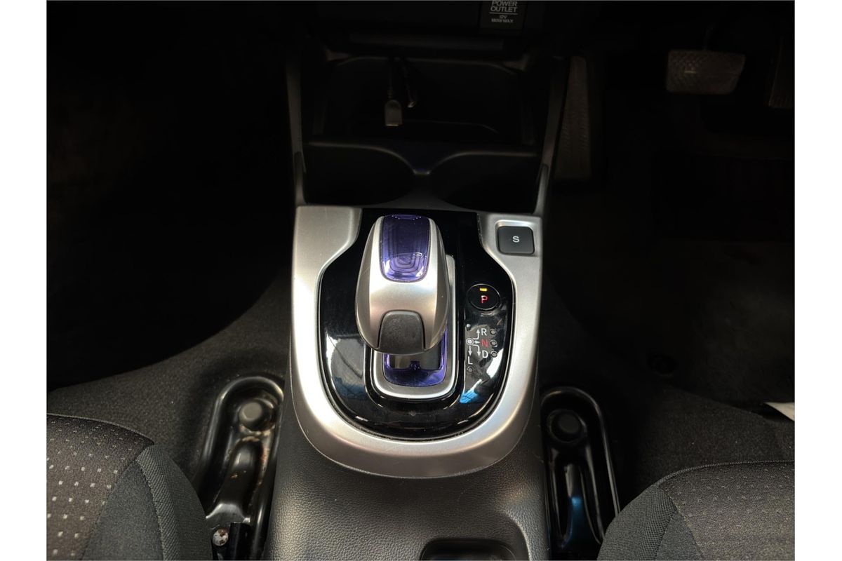 2015 Honda FIT HYBRID F PKG GP5