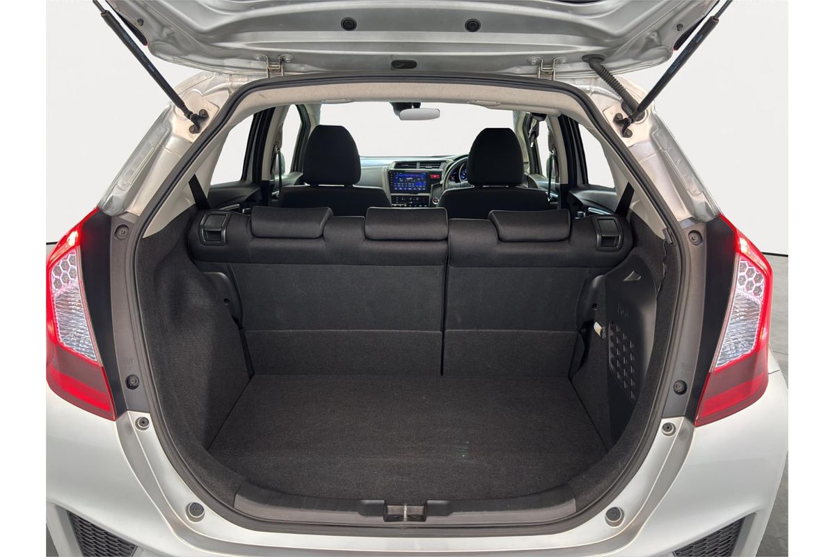 2015 Honda FIT HYBRID F PKG GP5