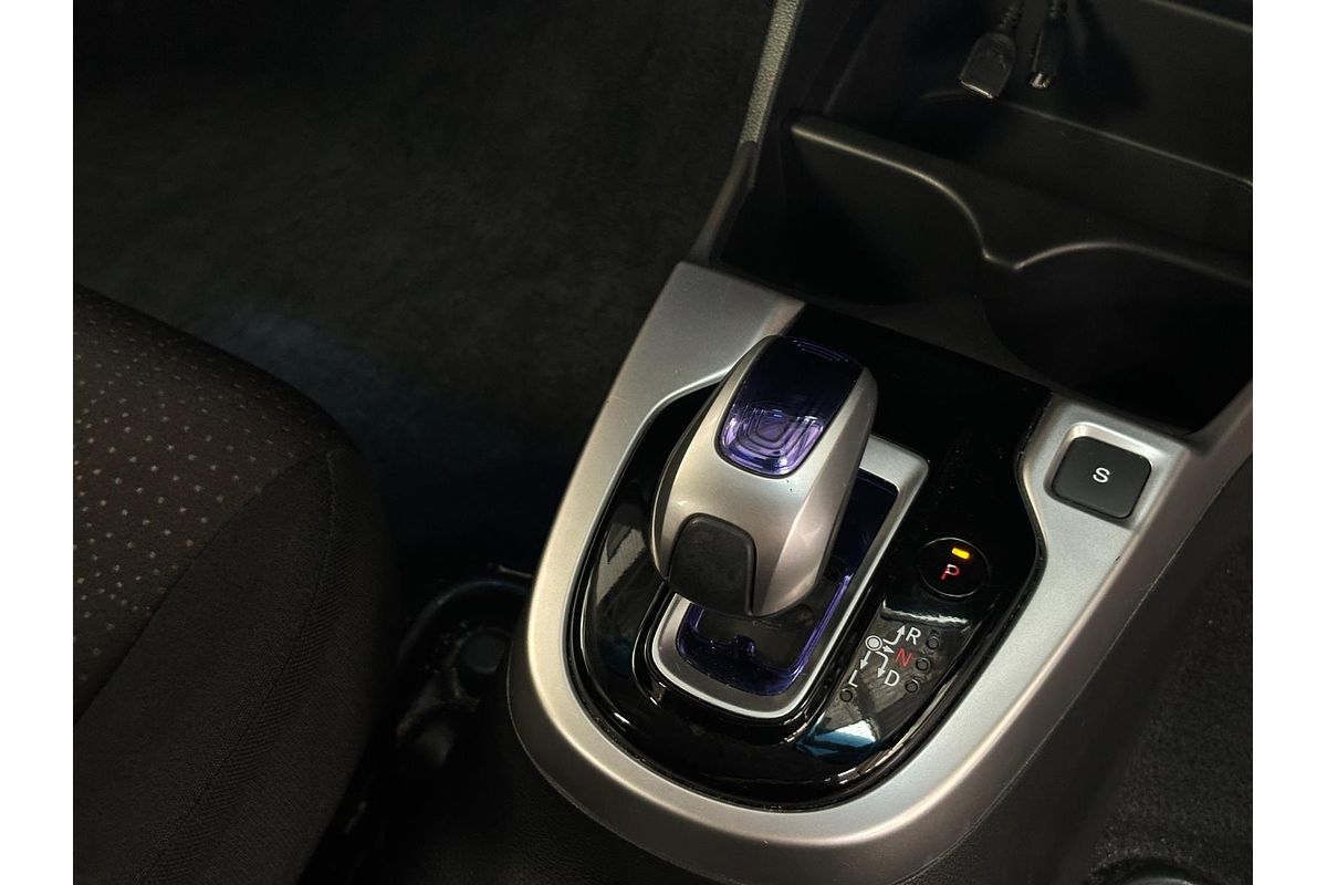 2014 Honda FIT HYBRID L PKG L PKG GP5
