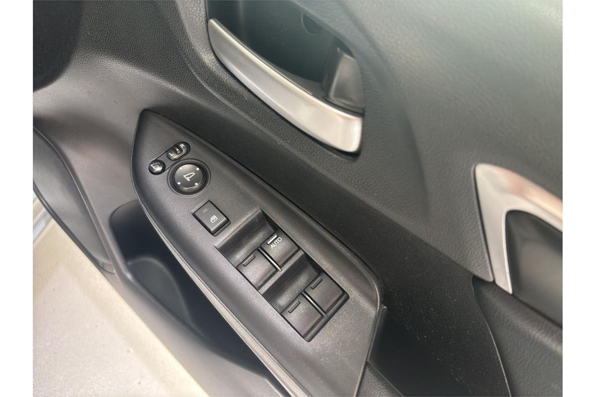 2014 Honda FIT HYBRID L PKG L PKG GP5