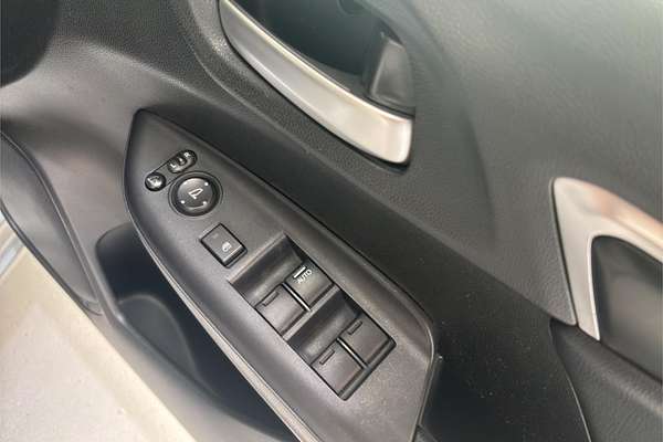 2014 Honda FIT HYBRID L PKG L PKG GP5