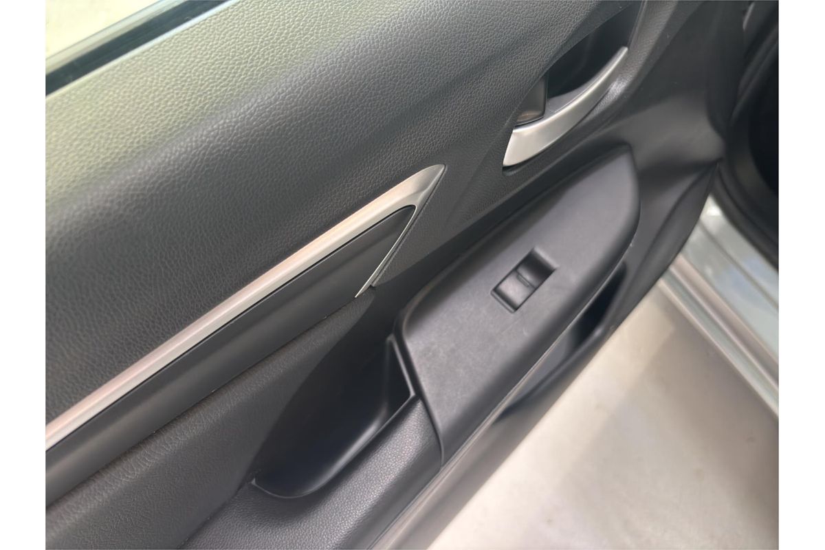 2014 Honda FIT HYBRID L PKG L PKG GP5