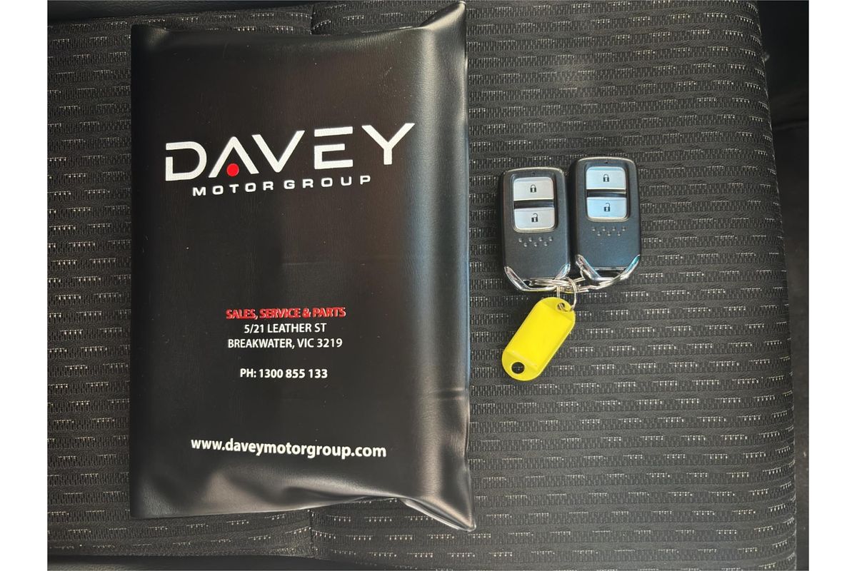 2014 Honda FIT HYBRID L PKG L PKG GP5