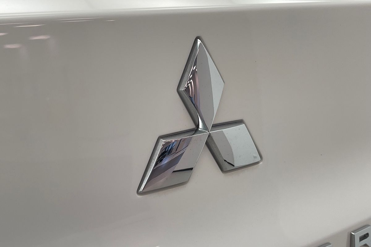 2024 Mitsubishi Eclipse Cross ES YB