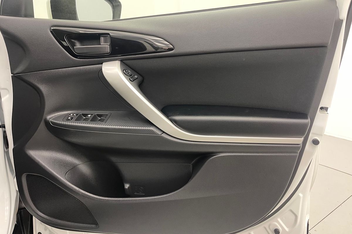 2024 Mitsubishi Eclipse Cross ES YB