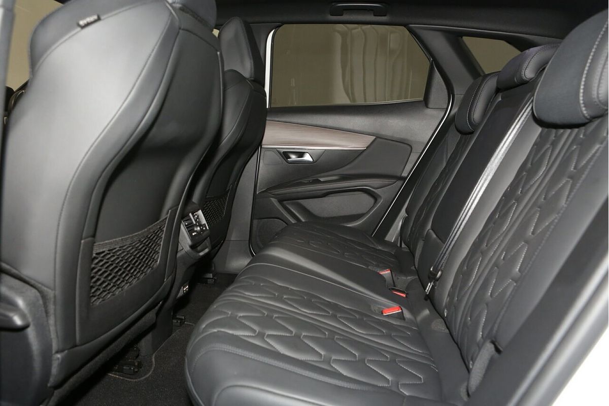 2022 Peugeot 3008 GT P84