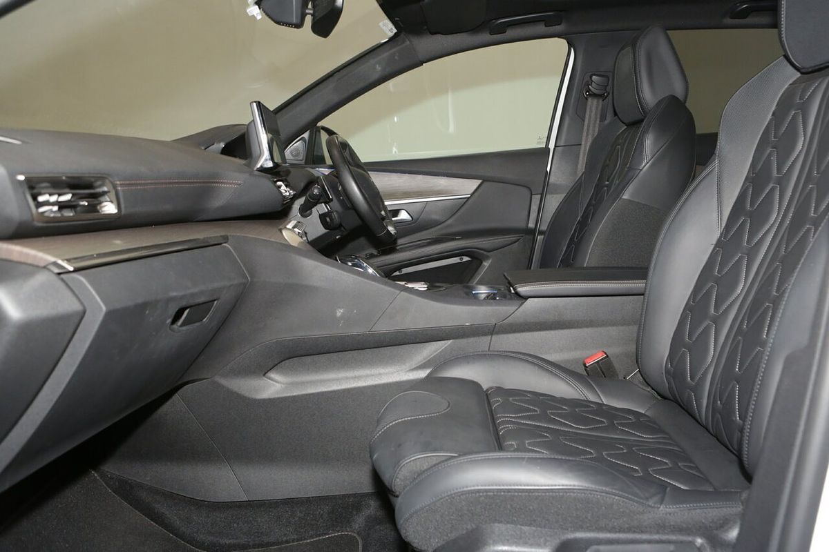 2022 Peugeot 3008 GT P84