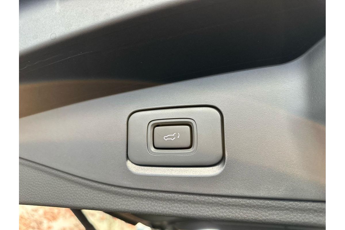 2025 Isuzu MU-X LS-U