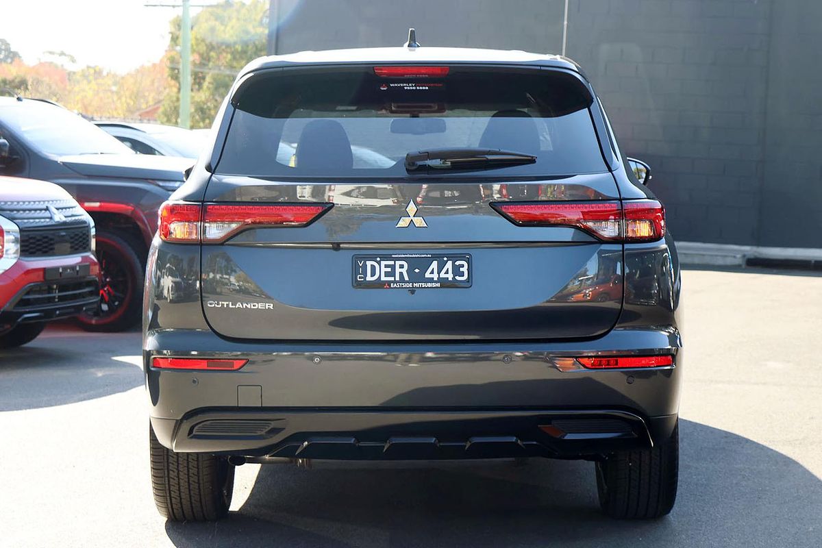 2024 Mitsubishi Outlander Black Edition ZM