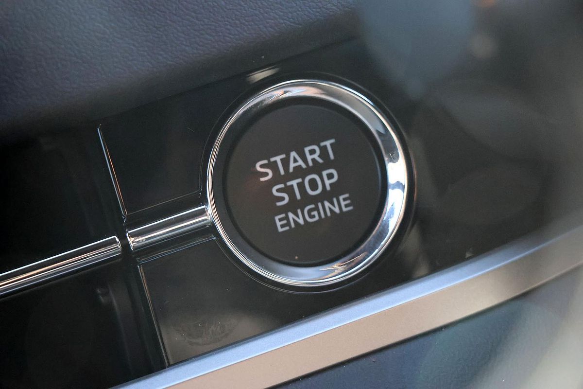 2024 Mitsubishi Outlander Black Edition ZM