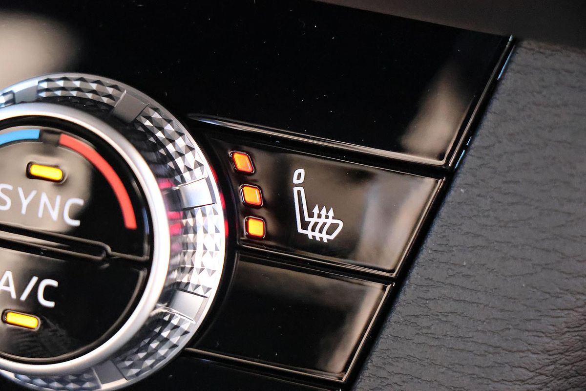 2024 Mitsubishi Outlander Black Edition ZM