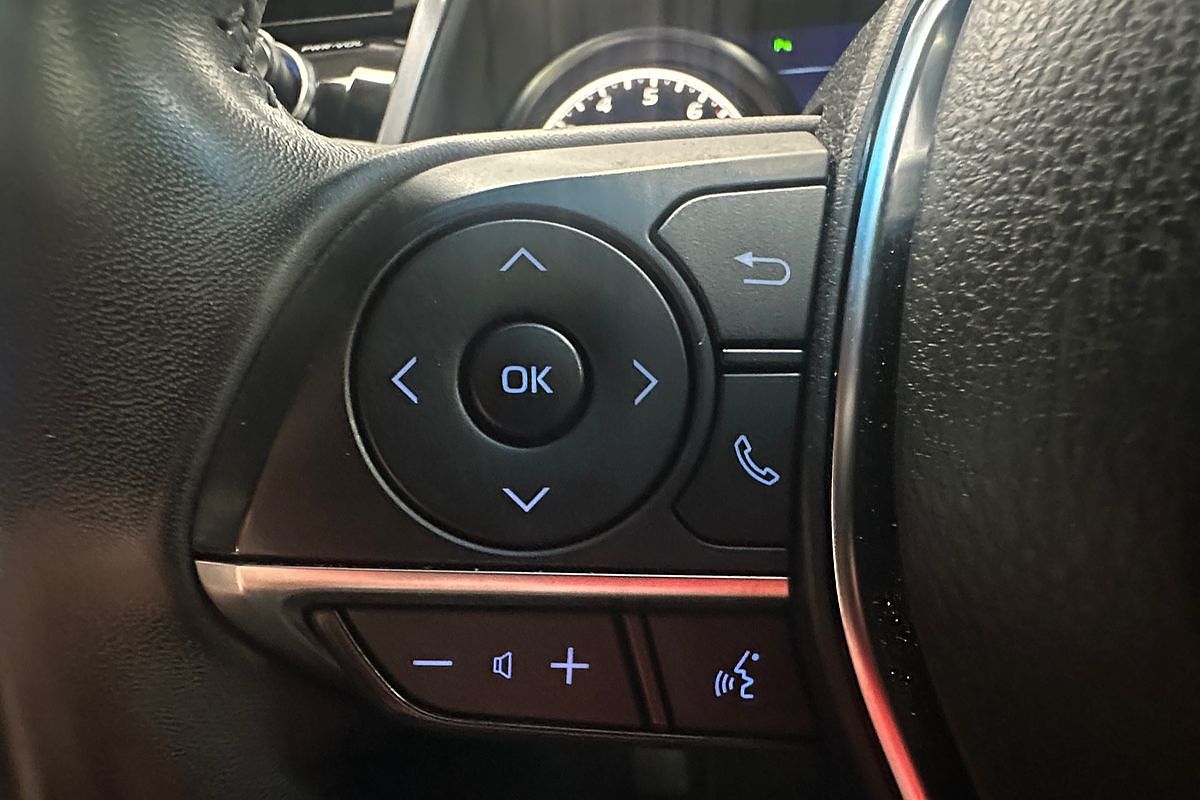 2019 Toyota Camry SX ASV70R