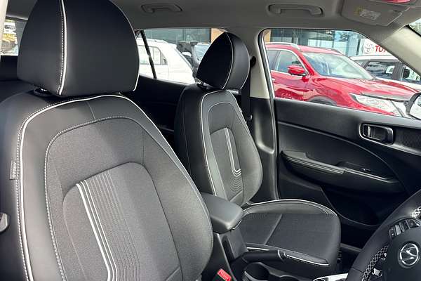 2025 Hyundai Venue Active QX.V5