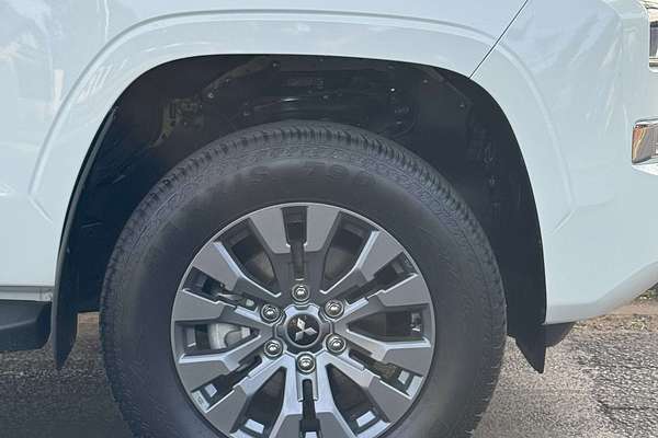 2024 Mitsubishi Triton GLS MV 4X4