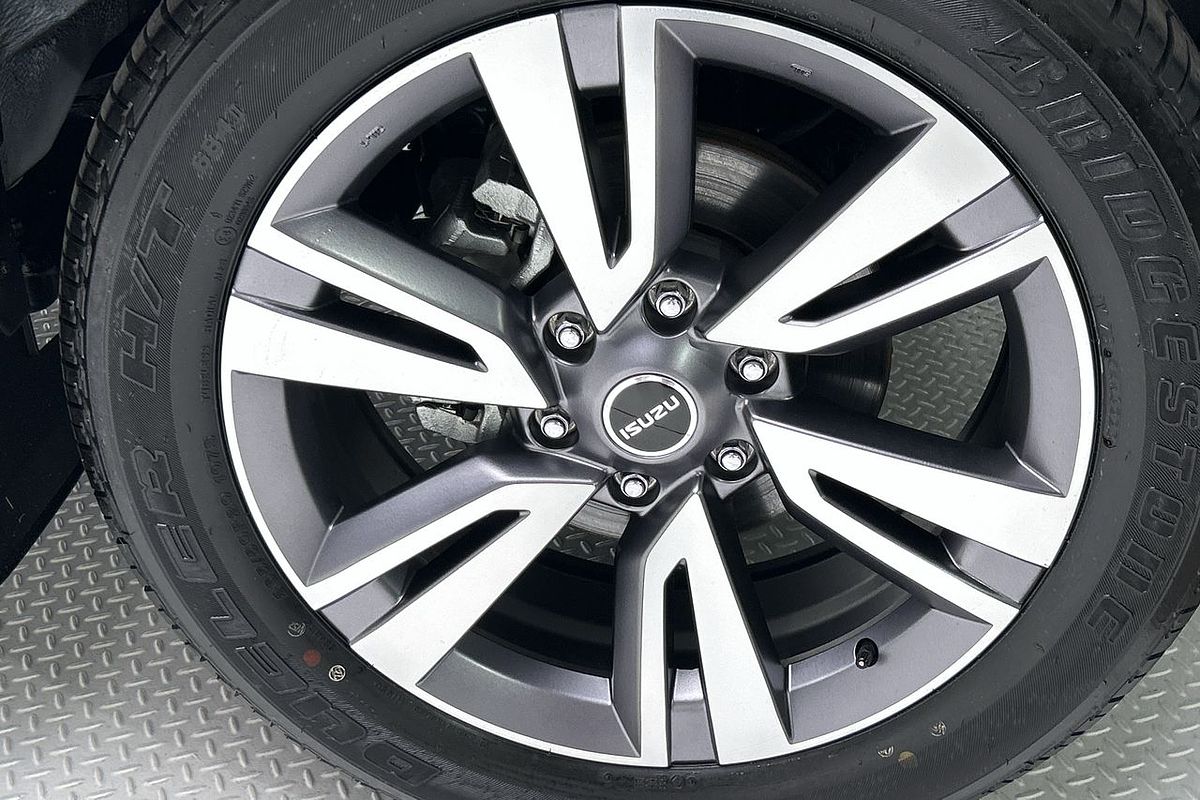 2023 Isuzu MU-X LS-T