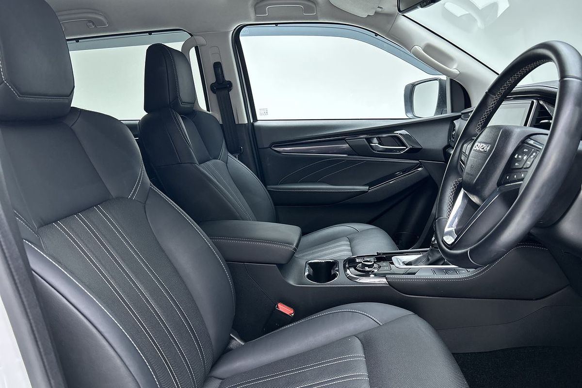 2023 Isuzu MU-X LS-T