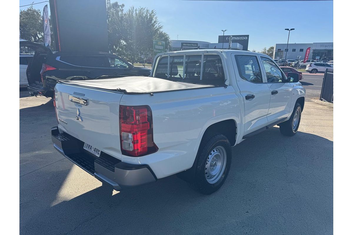 2024 Mitsubishi Triton GLX MV 4X4