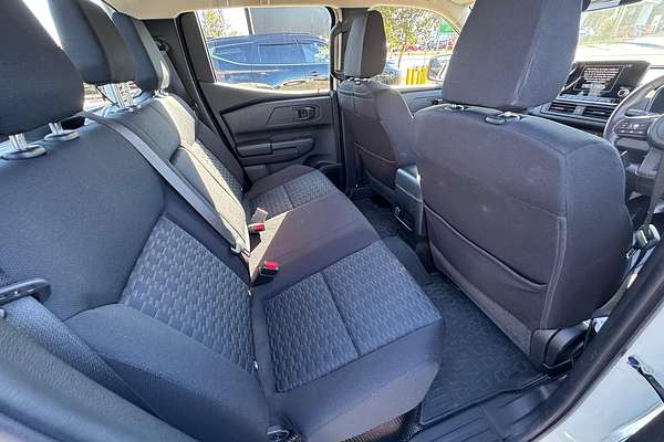 2024 Mitsubishi Triton GLX MV 4X4