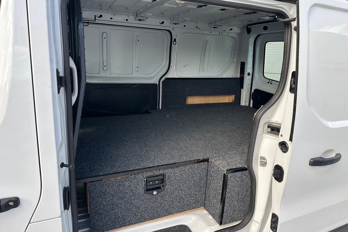 2020 Mitsubishi Express GLX SN SWB