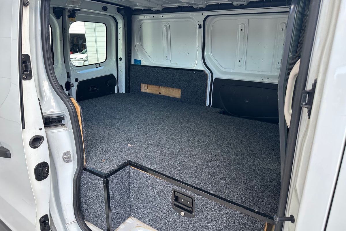2020 Mitsubishi Express GLX SN SWB