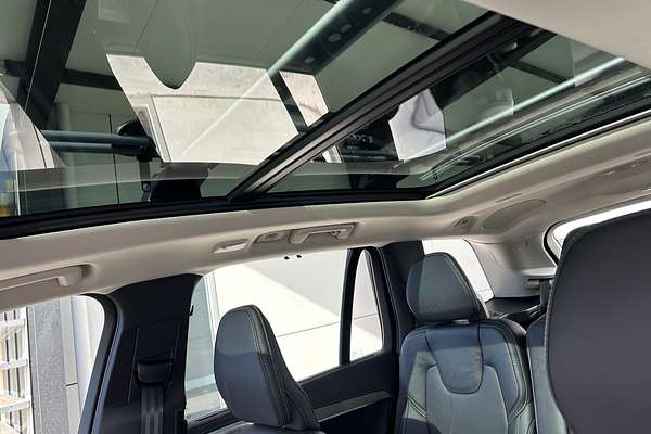 2023 Volvo XC90 Ultimate B6 Bright