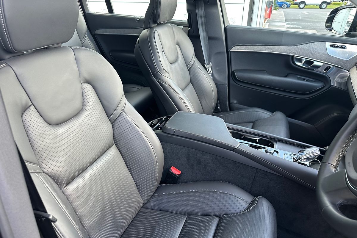 2023 Volvo XC90 Ultimate B6 Bright