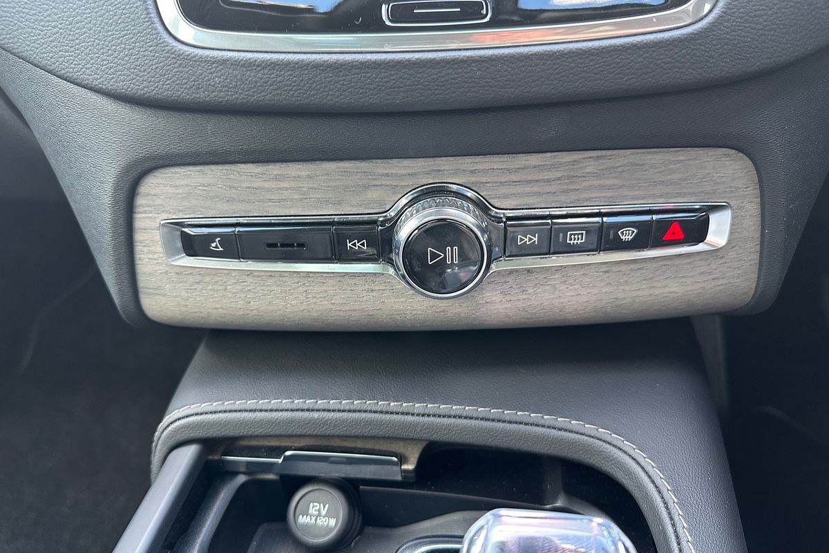 2023 Volvo XC90 Ultimate B6 Bright