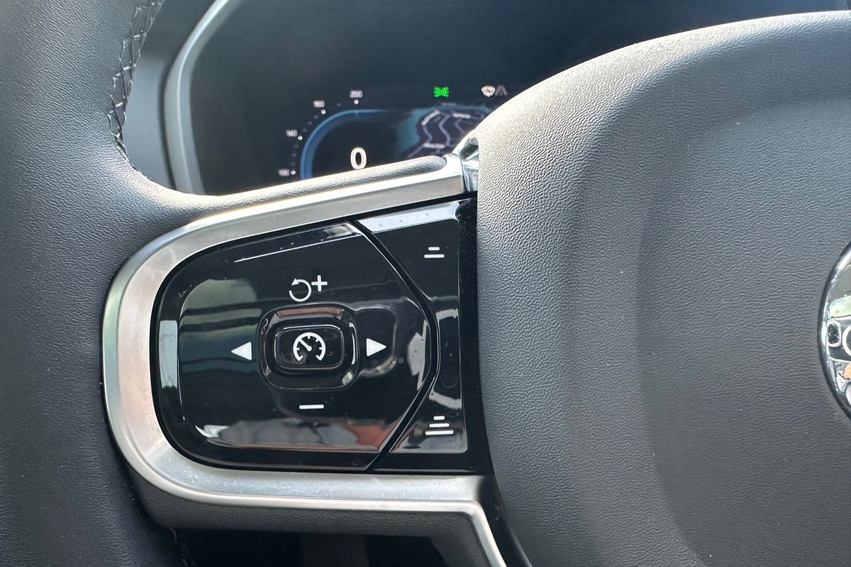 2023 Volvo XC90 Ultimate B6 Bright
