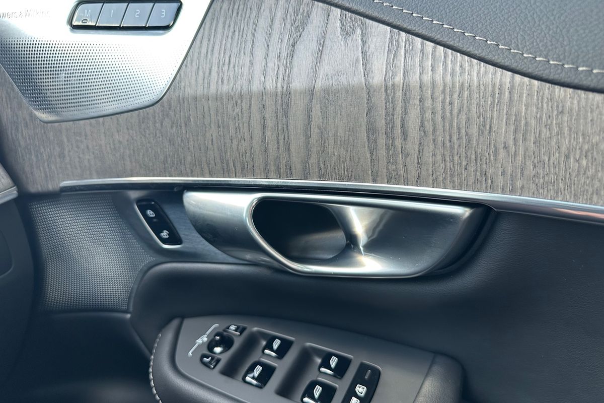 2023 Volvo XC90 Ultimate B6 Bright