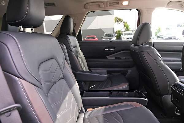 2024 Nissan Pathfinder Ti-L R53
