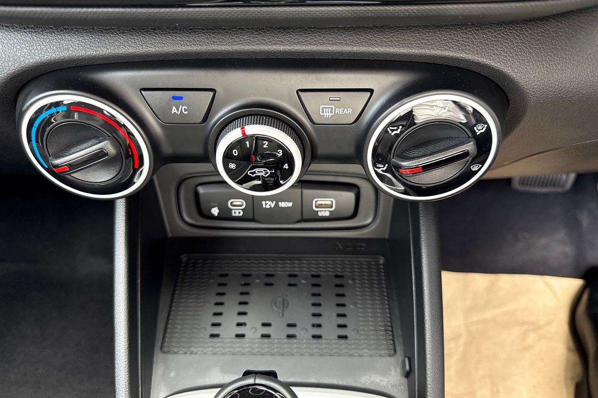 2025 Hyundai Venue Active QX.V5