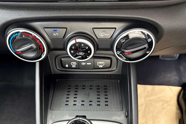 2025 Hyundai Venue Active QX.V5