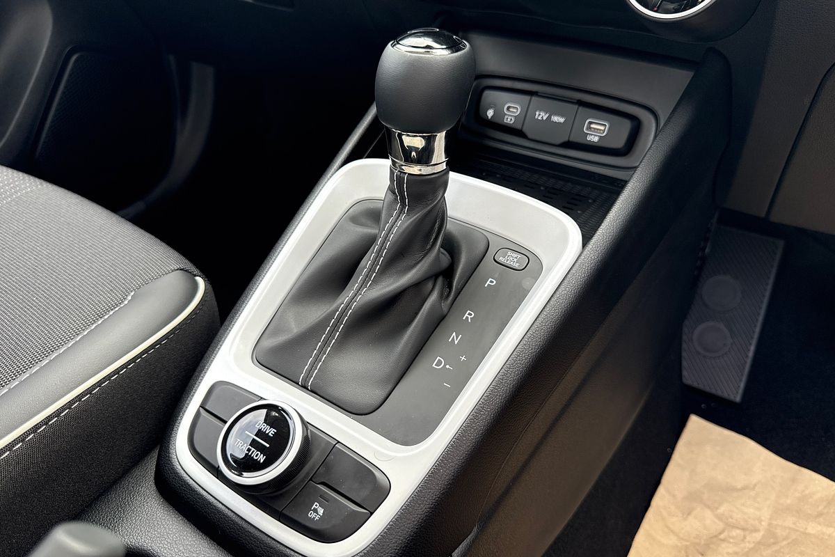 2025 Hyundai Venue Active QX.V5