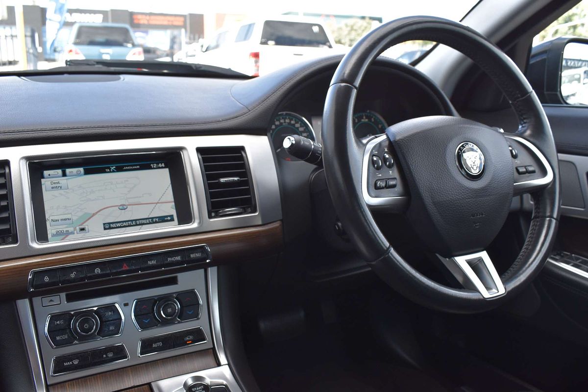 2014 Jaguar XF Premium Luxury X250