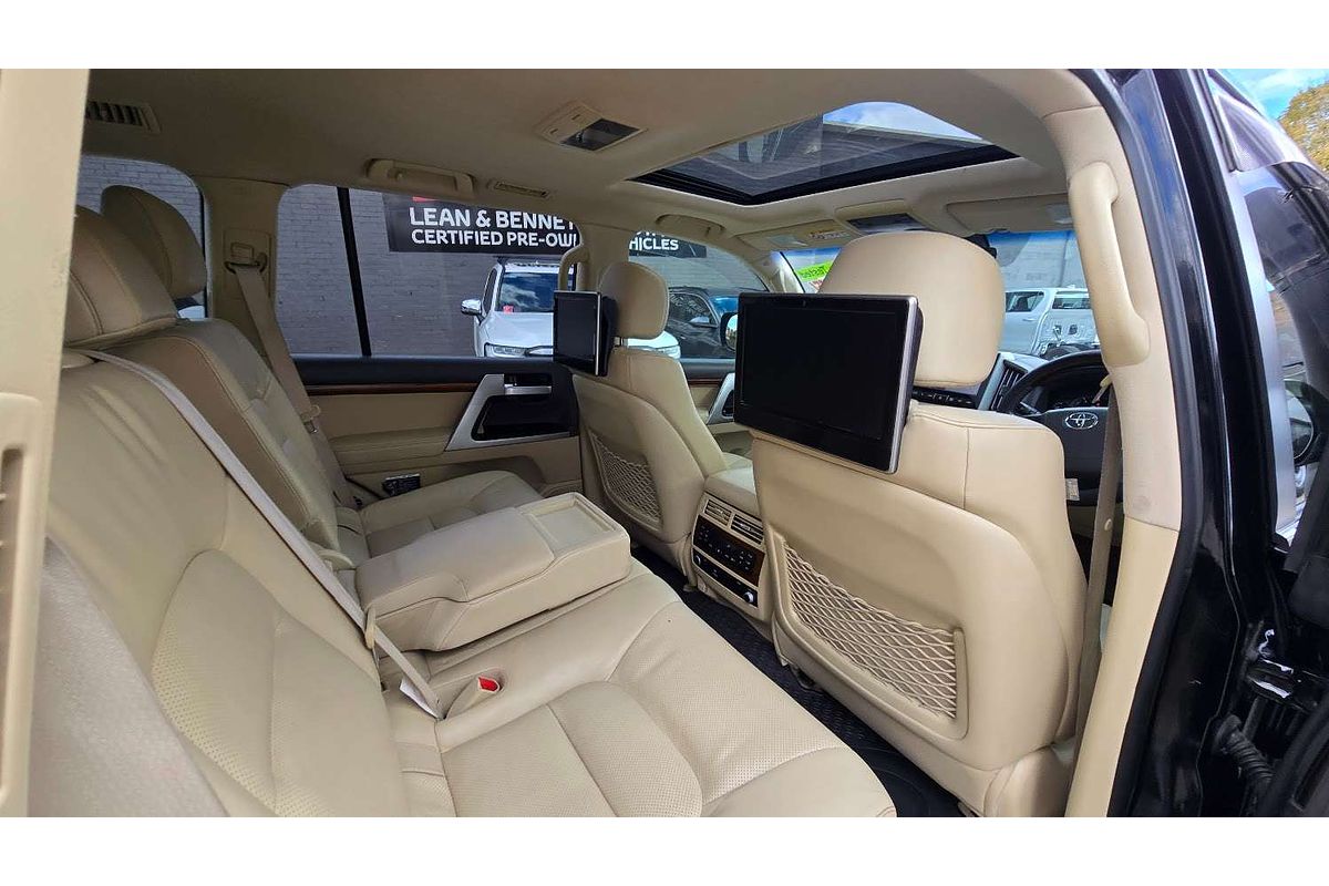 2016 Toyota Landcruiser Sahara VDJ200R