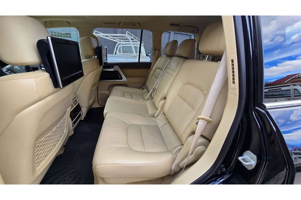 2016 Toyota Landcruiser Sahara VDJ200R