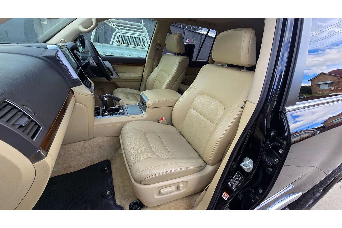 2016 Toyota Landcruiser Sahara VDJ200R