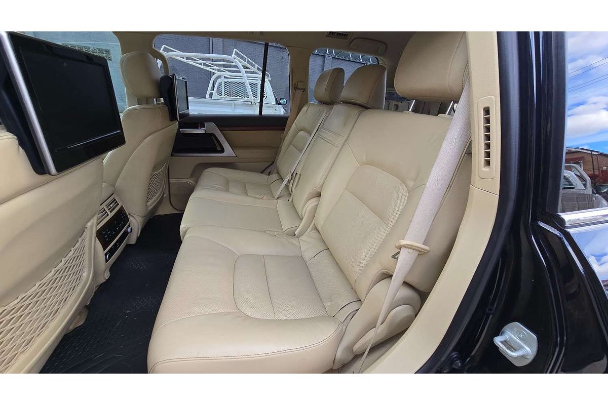 2016 Toyota Landcruiser Sahara VDJ200R
