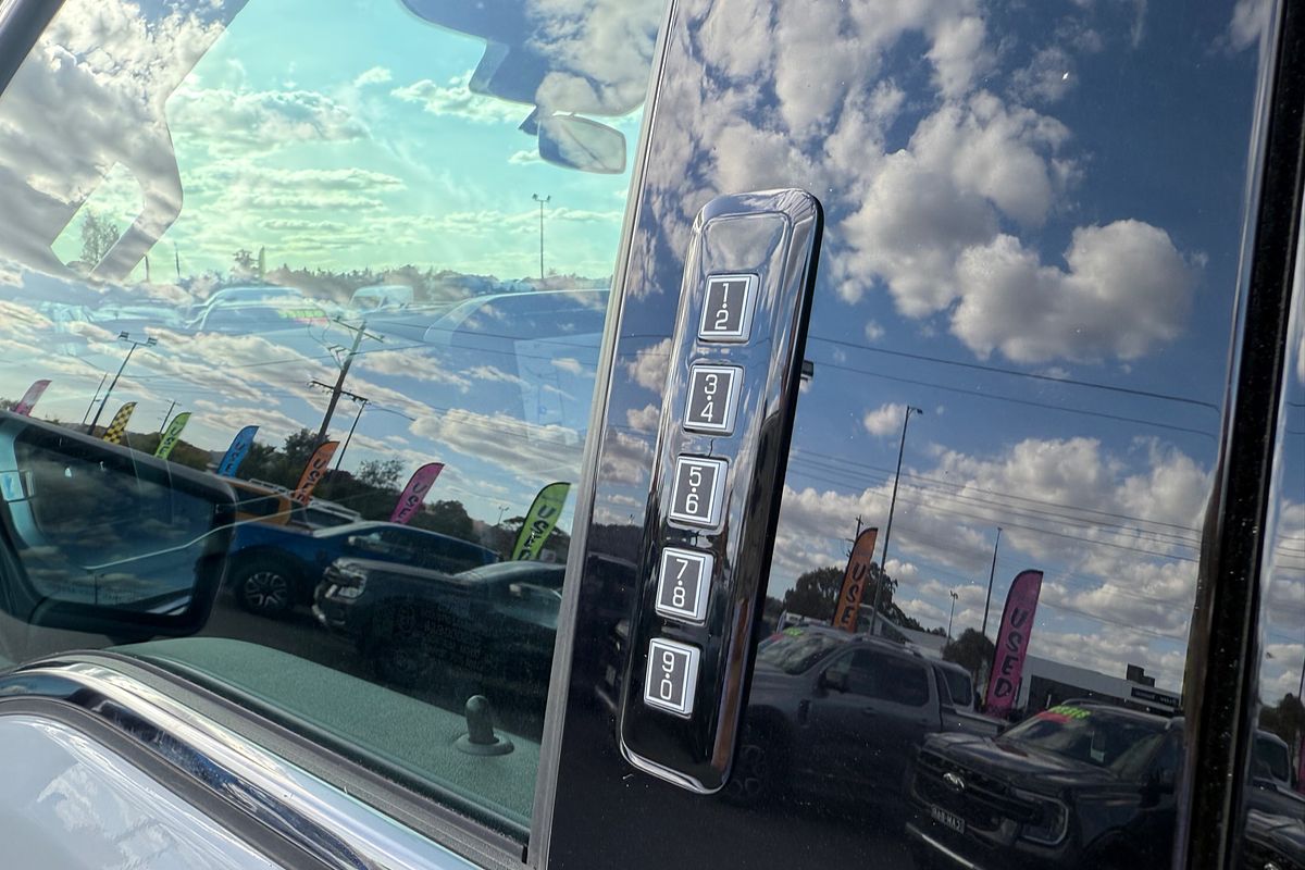 2024 Ford F-150 Lariat  4X4 SWB