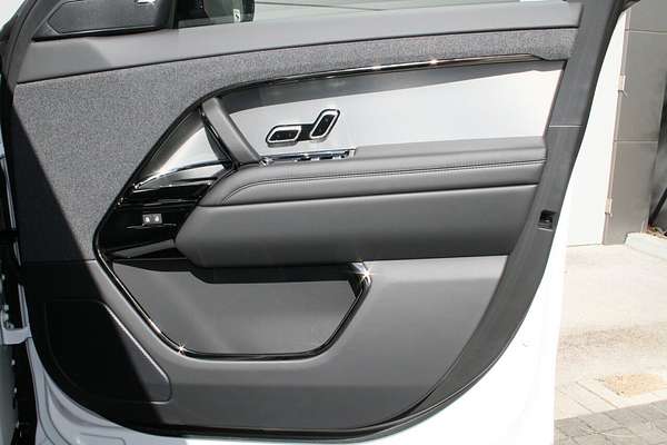 2025 Land Rover Range Rover Sport P360 Dynamic SE L461