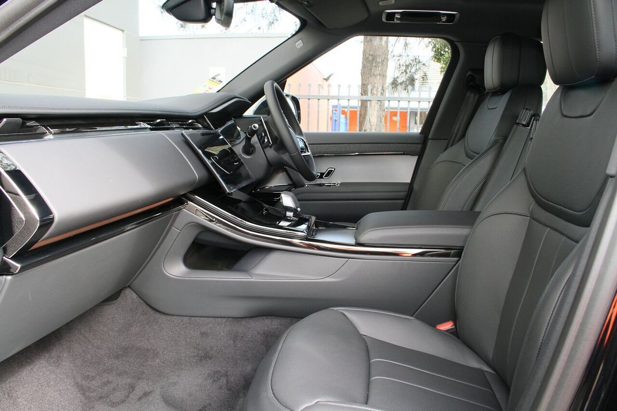 2025 Land Rover Range Rover Sport P360 Dynamic SE L461