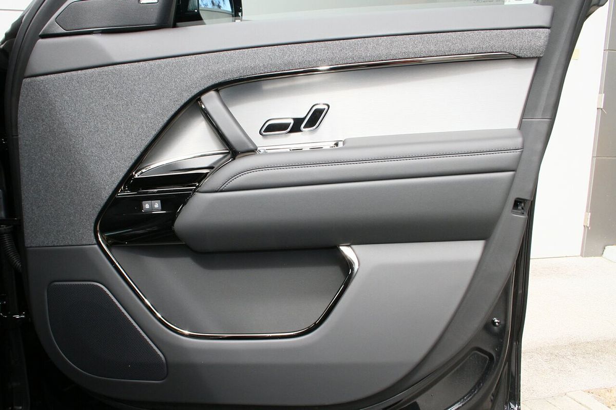 2025 Land Rover Range Rover Sport P360 Dynamic SE L461