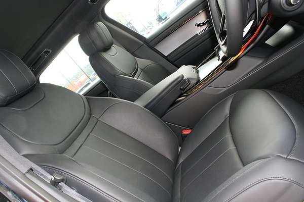 2025 Land Rover Range Rover Sport P360 Dynamic SE L461