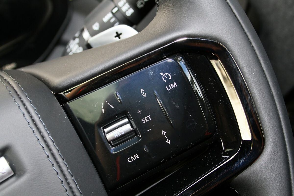 2025 Land Rover Range Rover Sport P360 Dynamic SE L461