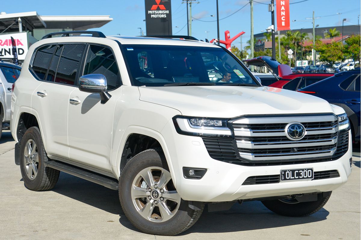 2024 Toyota Landcruiser Sahara FJA300R