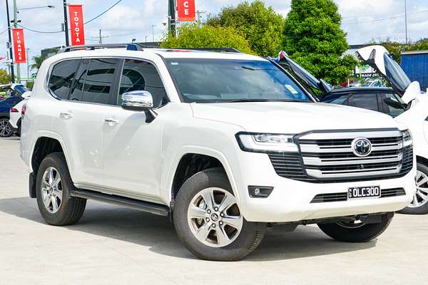 2024 Toyota Landcruiser Sahara FJA300R