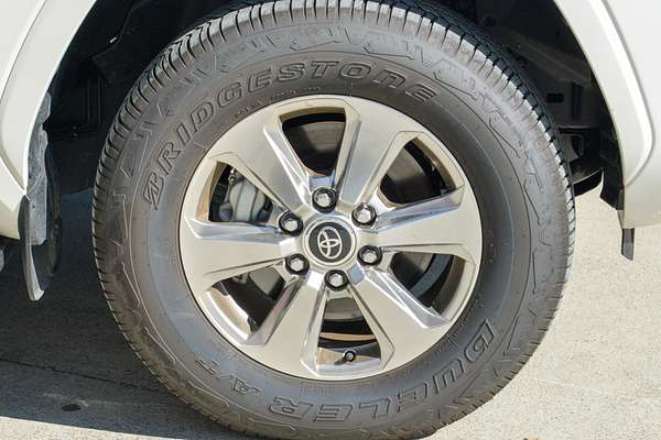 2024 Toyota Landcruiser Sahara FJA300R