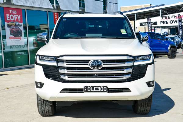 2024 Toyota Landcruiser Sahara FJA300R