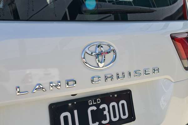 2024 Toyota Landcruiser Sahara FJA300R