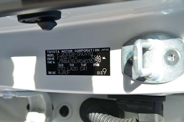 2024 Toyota Landcruiser Sahara FJA300R